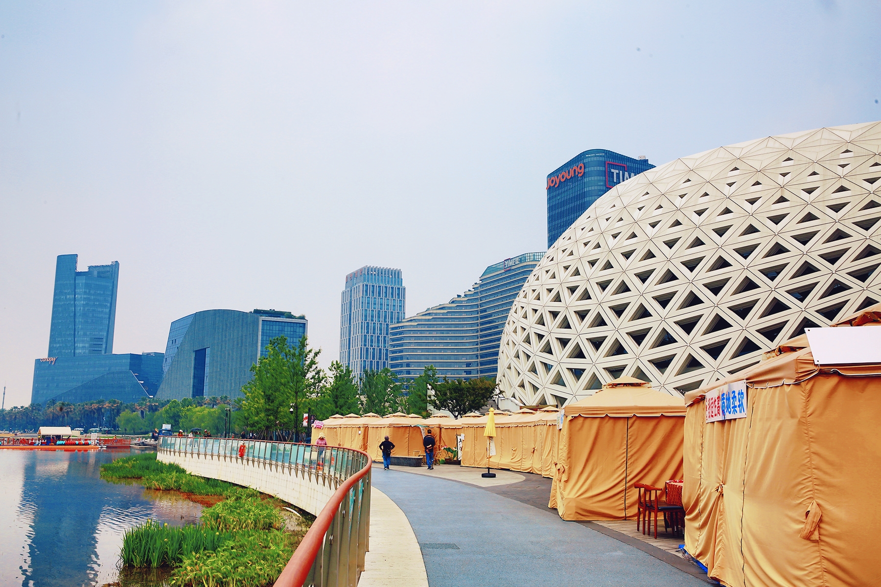 公园打卡指南##金沙湖公园,位于杭州滨江区,总占地面积约64.