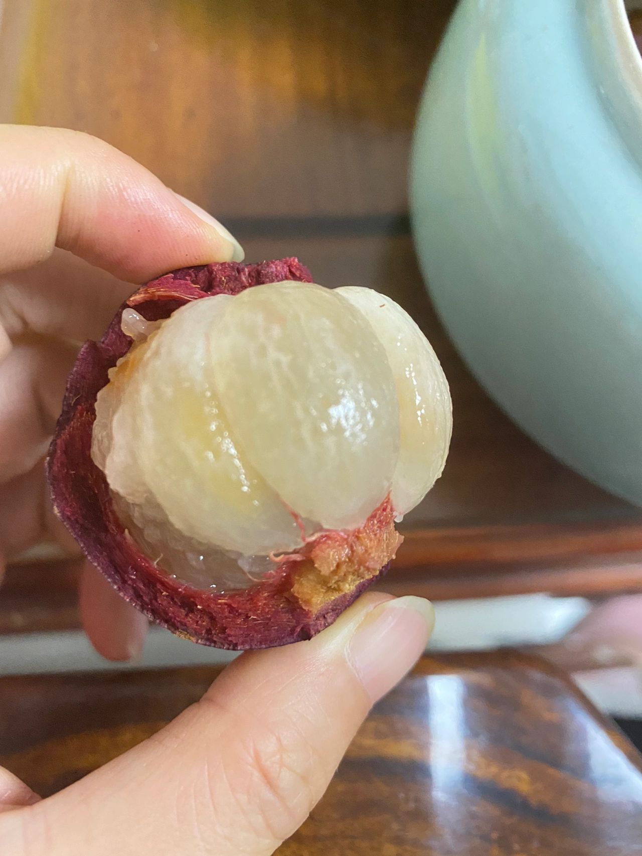 山竹这种透明的颜色是坏了吗?