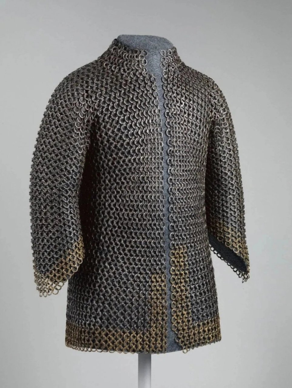 聊聊锁子甲 "锁子甲"也叫"环锁铠","锁铠","连锁甲","连环锁子甲","金