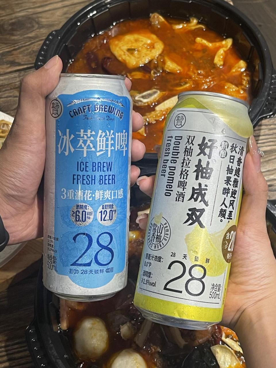 夏天怎么能少的了小麦果汁呢! 这两款精酿啤酒真的很好喝!