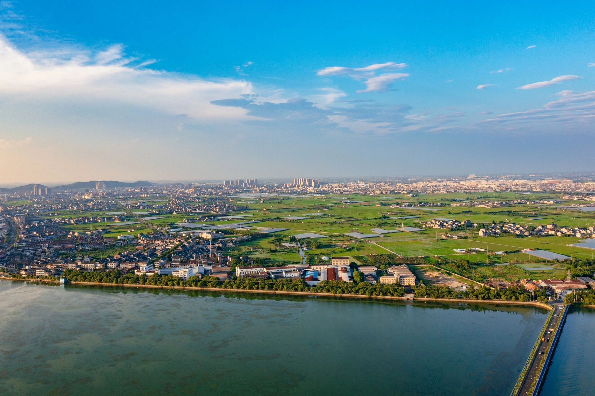 这里是浙江宁波慈溪! 全国百强县,风景也很美.
