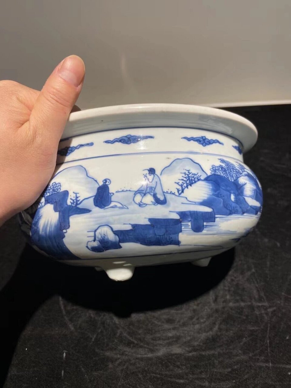 康熙·青花山水人物香炉|清三代好物推荐 一件清代康熙时期的青花山水