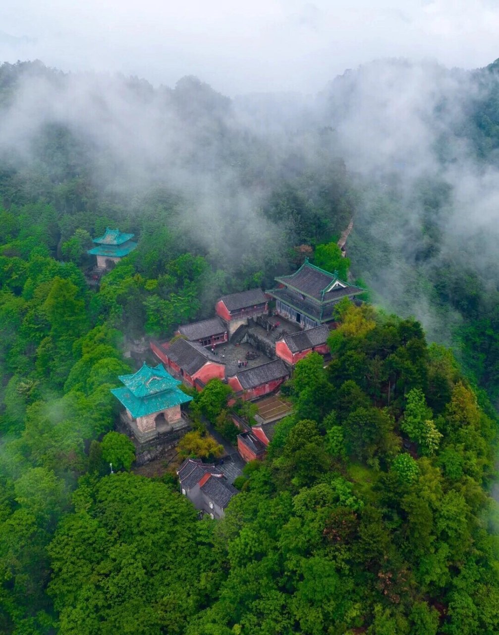 历史悠久,是中国武术发源地之一 古武当山位于河北省邯郸市武安市西北