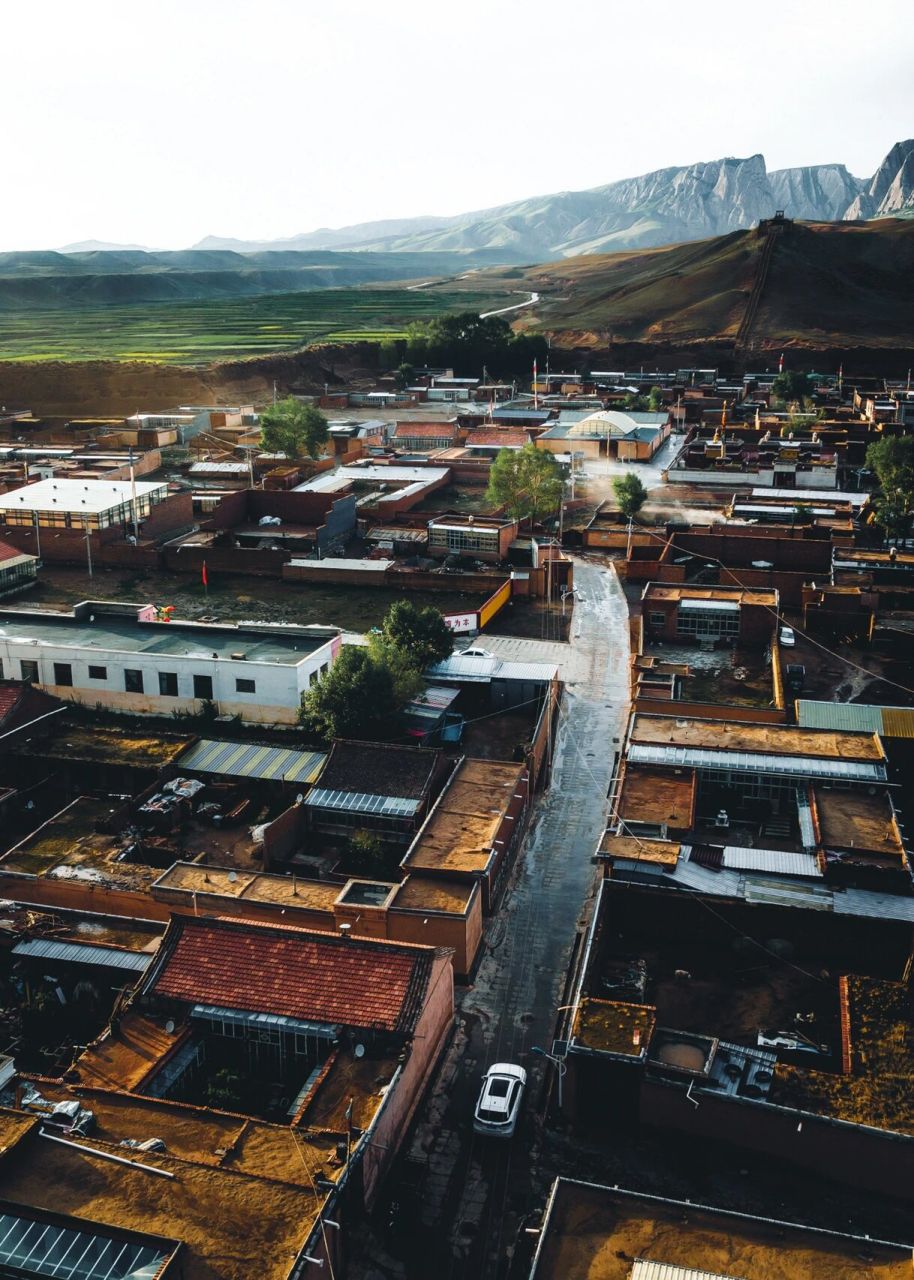 古城 09景点:八角城古遗址 99地点:甘肃省甘南藏族自治州夏河县