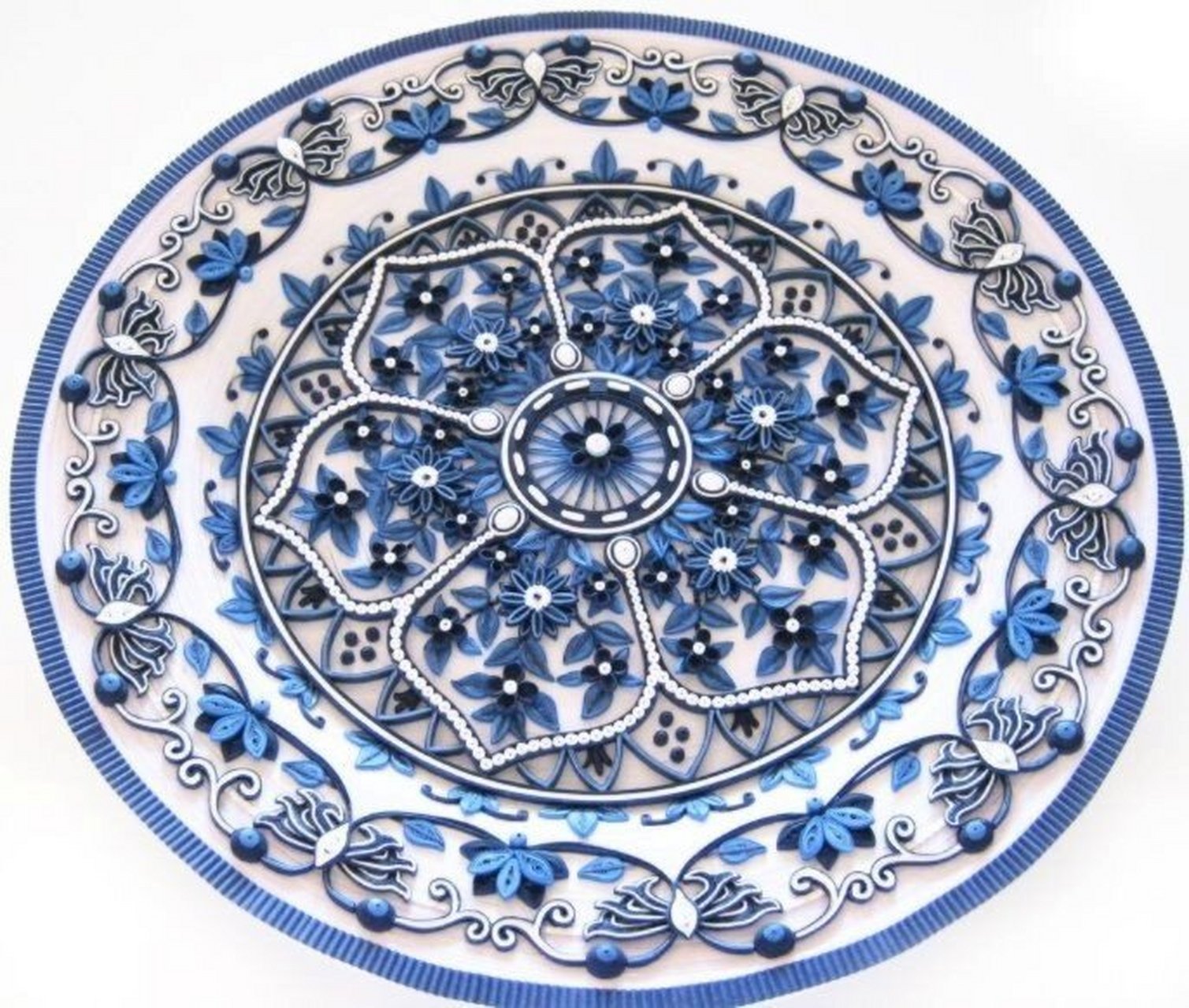 衍纸作品分享|曼陀罗衍纸艺术画鉴赏 神奇的曼陀罗图腾衍纸艺术, 旋转