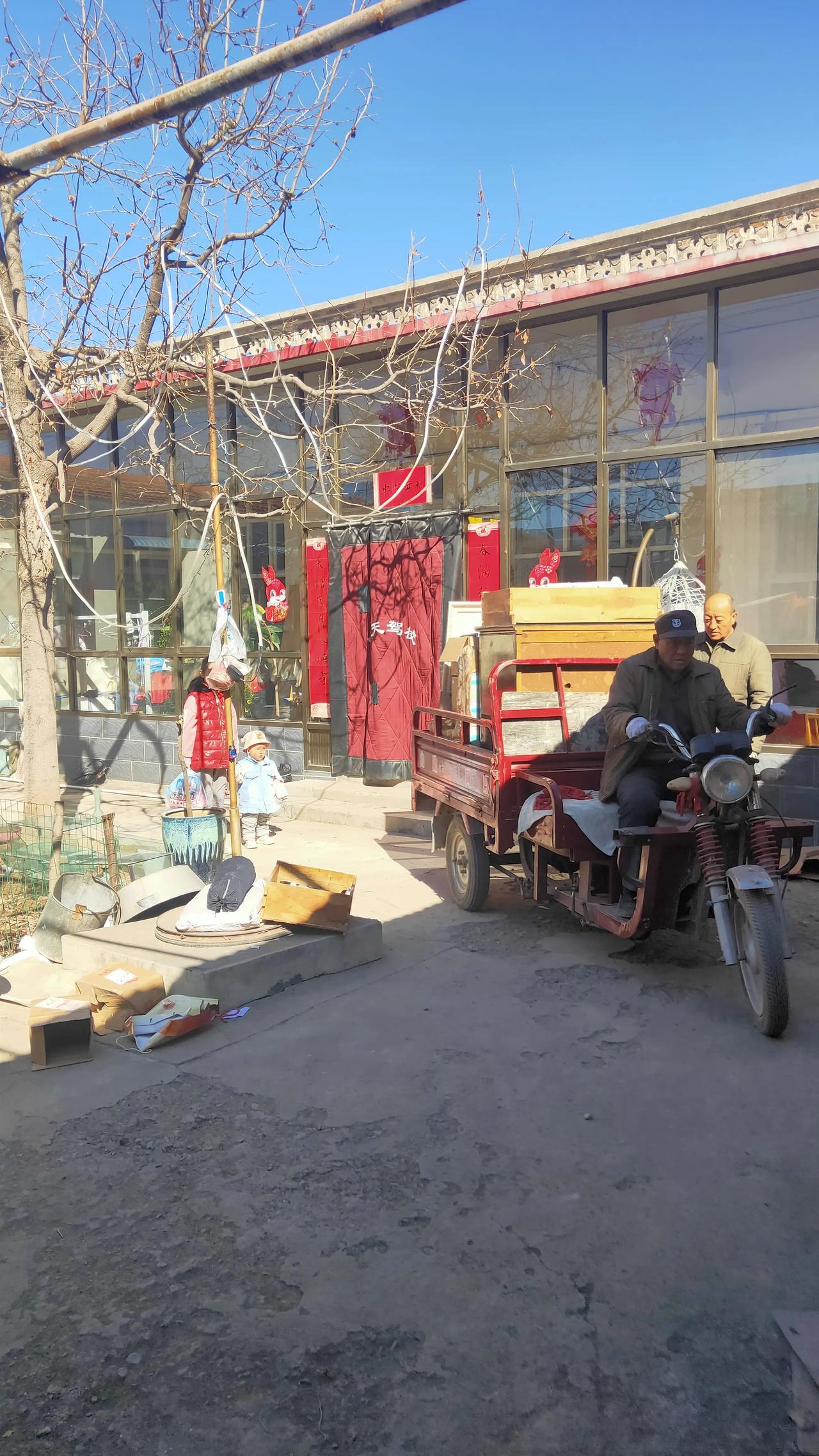 住了36的老房子要拆掉重建了. 俗话说搬家三年穷,搬一次家扒一层皮