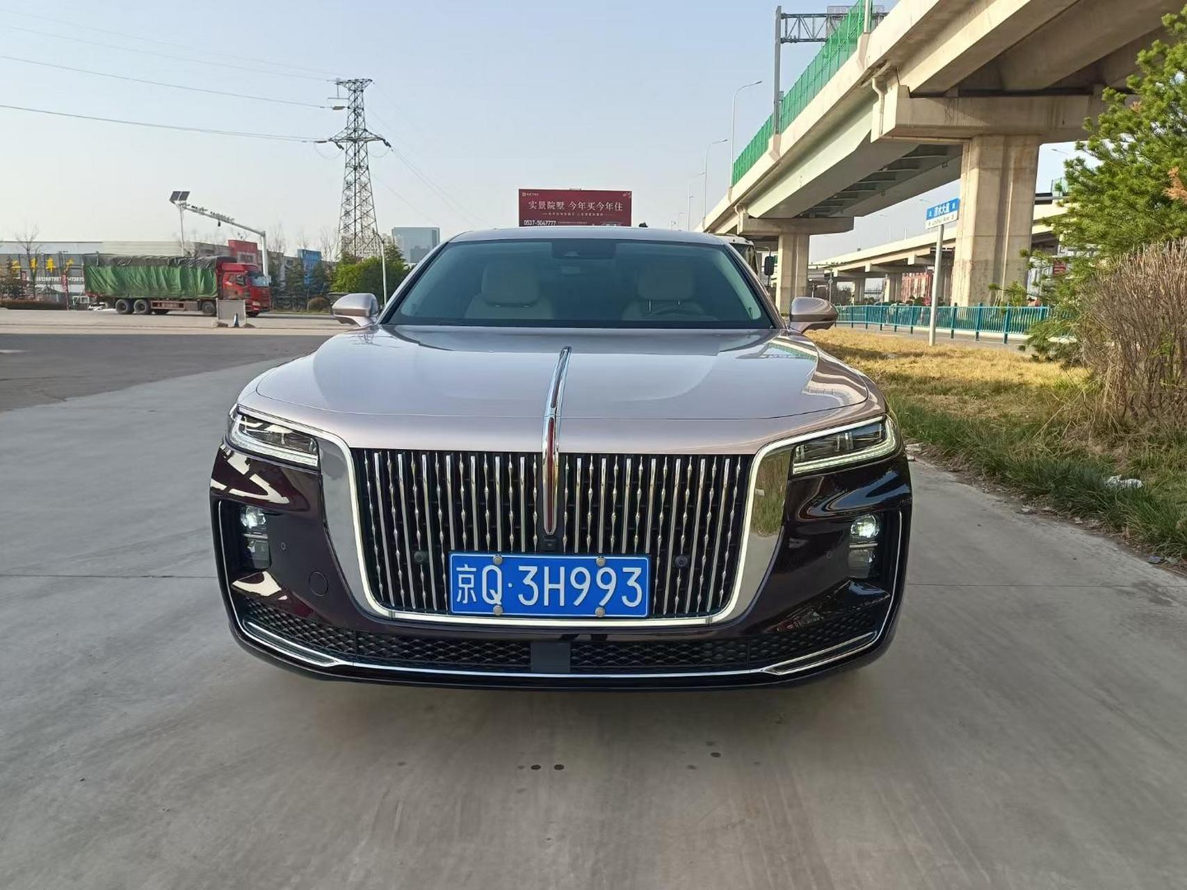 拿下22年差几天最美双拼配色红旗h9,3.0t四座,顶配指导价53.