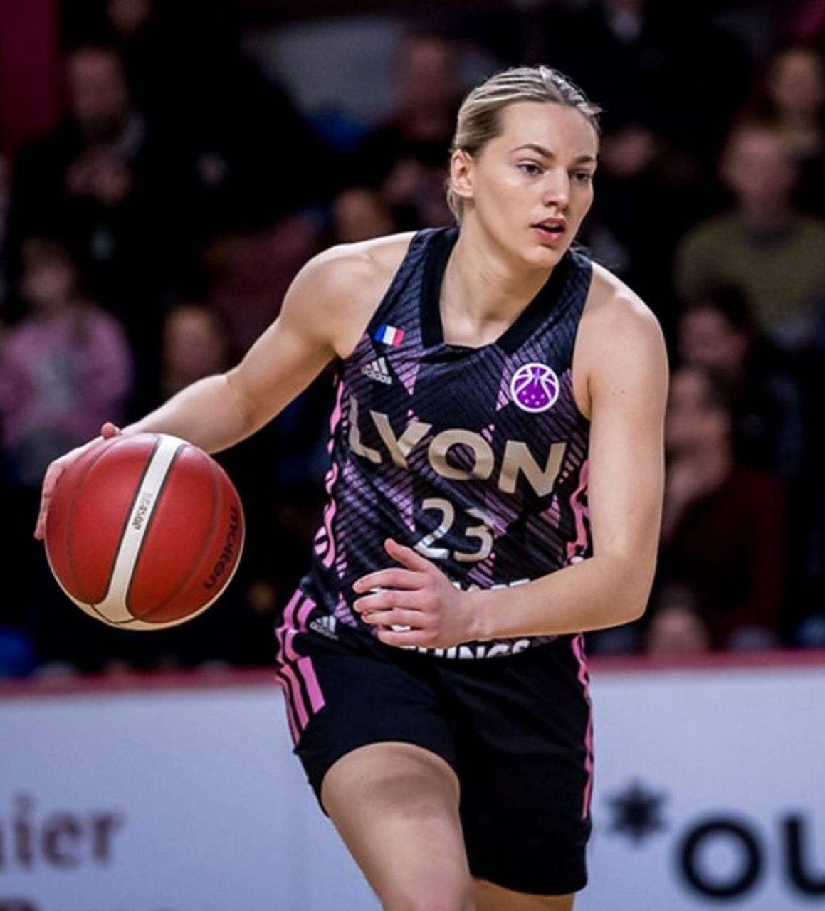法国女篮国手后卫获得:2023欧洲女篮杯总决赛mvp 玛琳-约翰内斯(sg