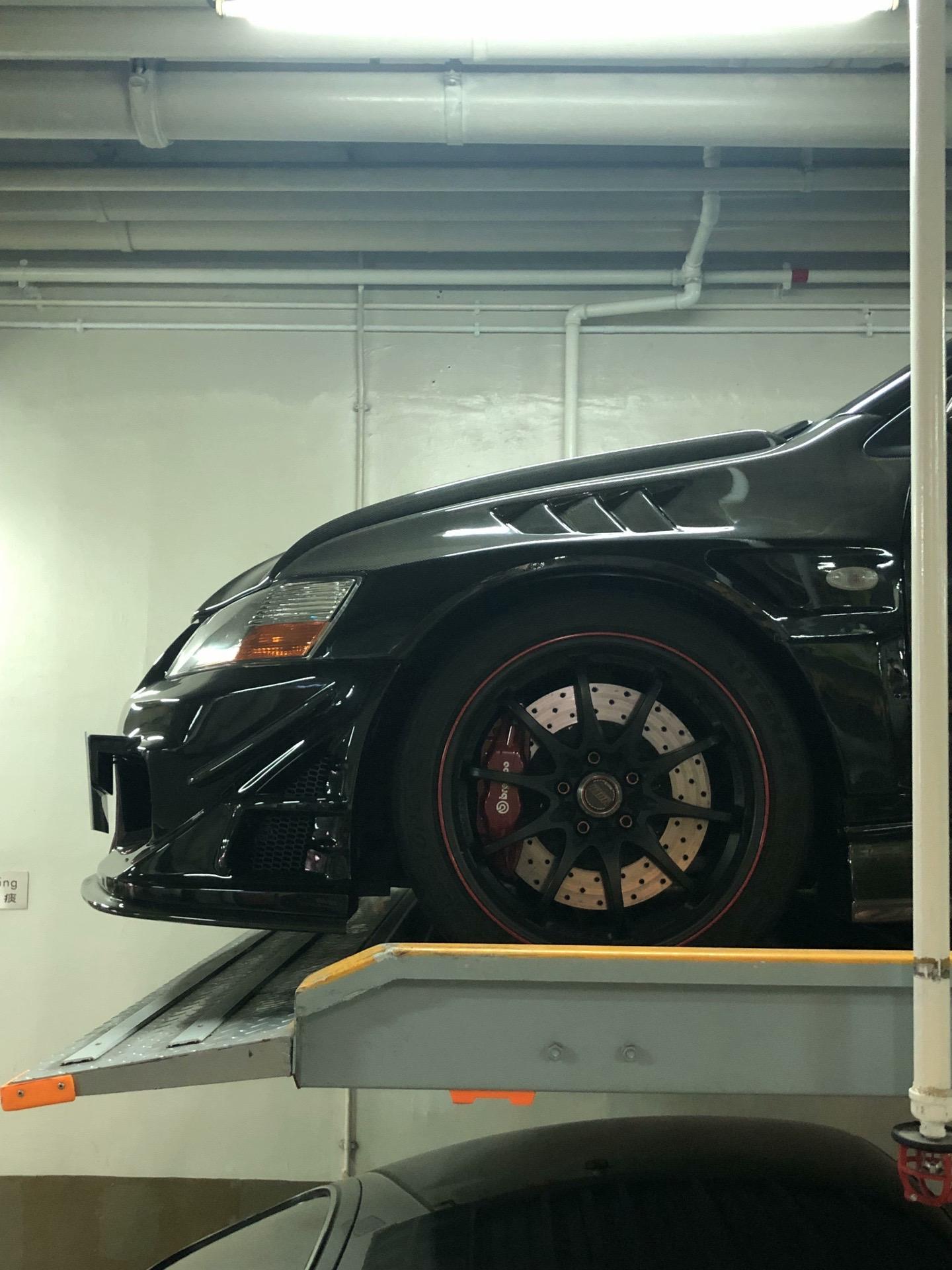 这辆三菱lancer evolution ix成龙特别版是很少见的这款车全球50辆