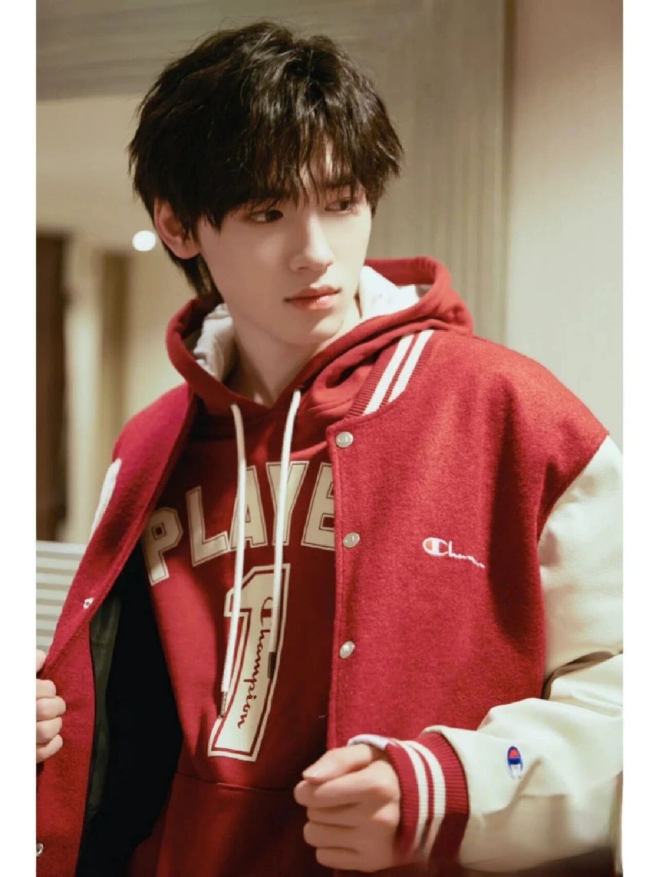 宋亚轩神图 这个图是作者为了宋亚轩的文,专门找的宋亚轩神图,不得不