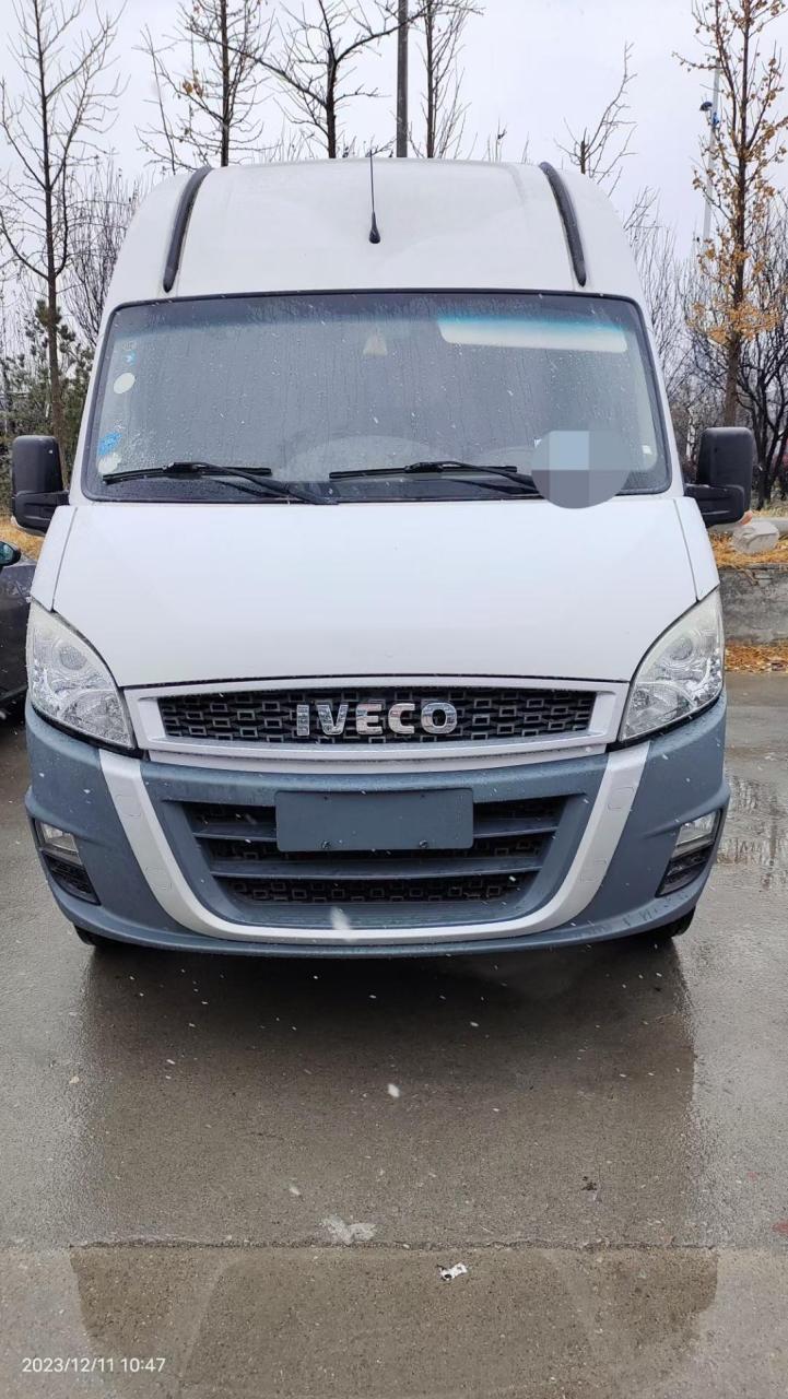 加长版依维柯宝迪 5.99米,后双轮