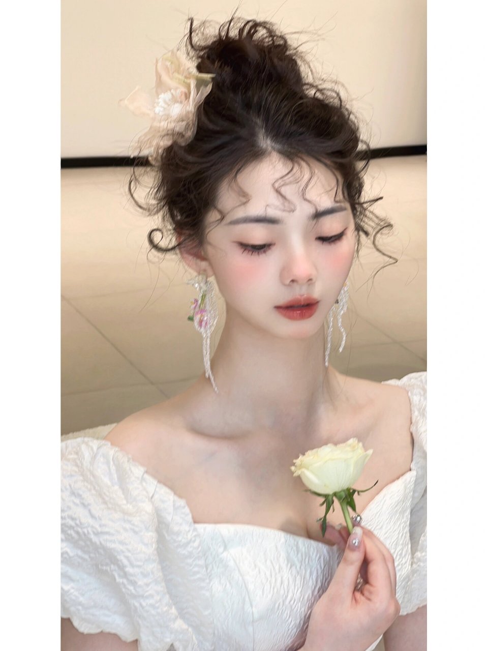 可甜可盐的丸子头造型,没有哪个女生会不爱吧