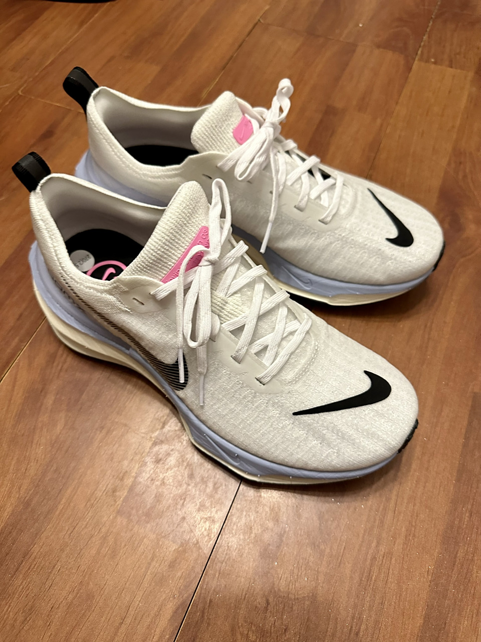 nike耐克 zoomx invincible run3 跑步鞋 看了好几个人测评才下手