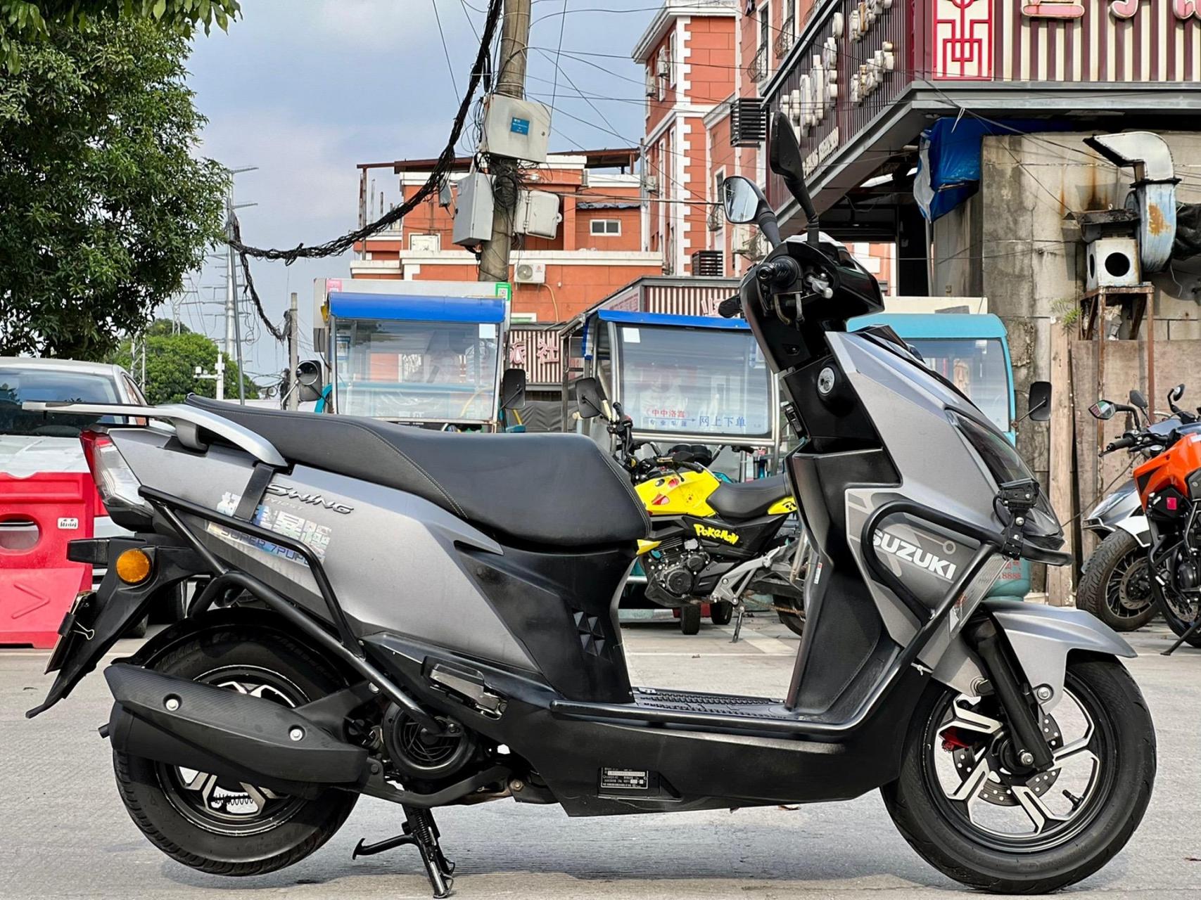 2020年铃木uy百年纪念版,一手车,11000公里,加装护杠,led大灯,成色