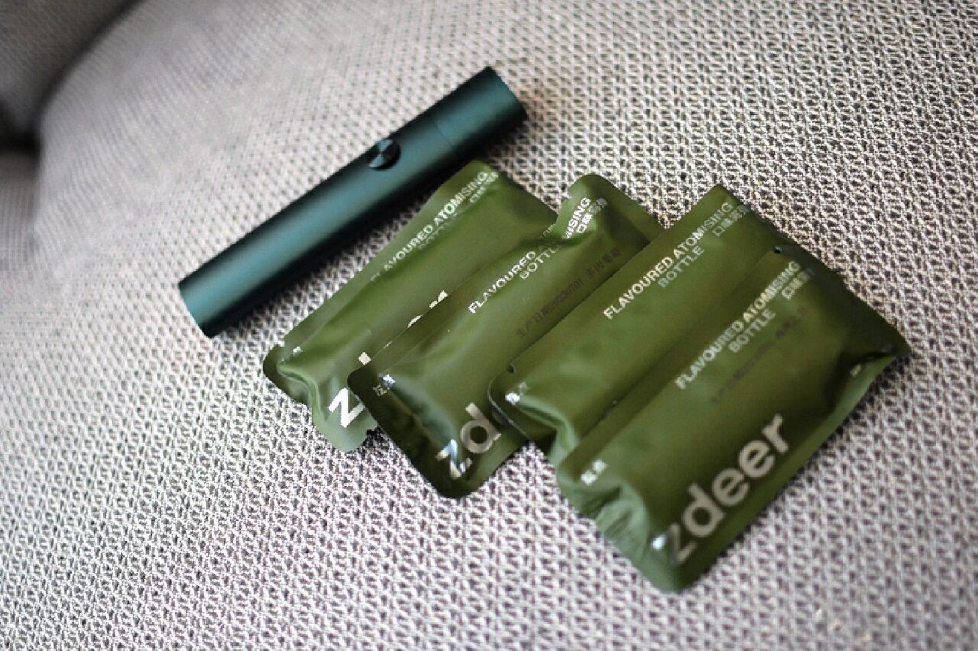 约会好物 左点金属款电子口腔喷雾 口喷,即用较强的味道掩盖原本口气