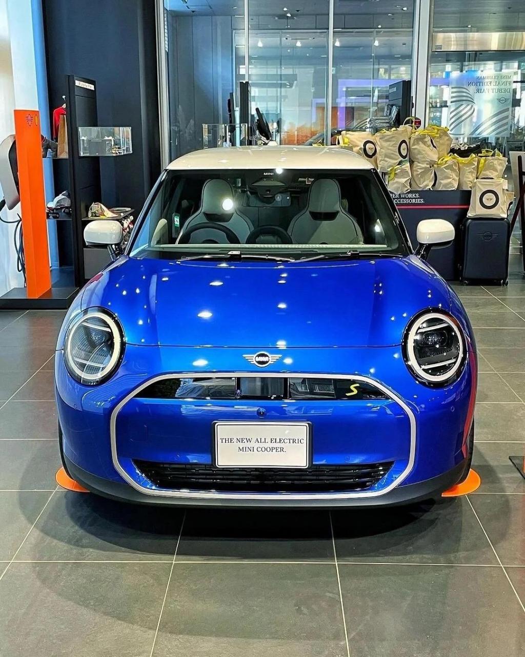 宝马mini纯电车(j01)五一"沈阳国际车展"展出