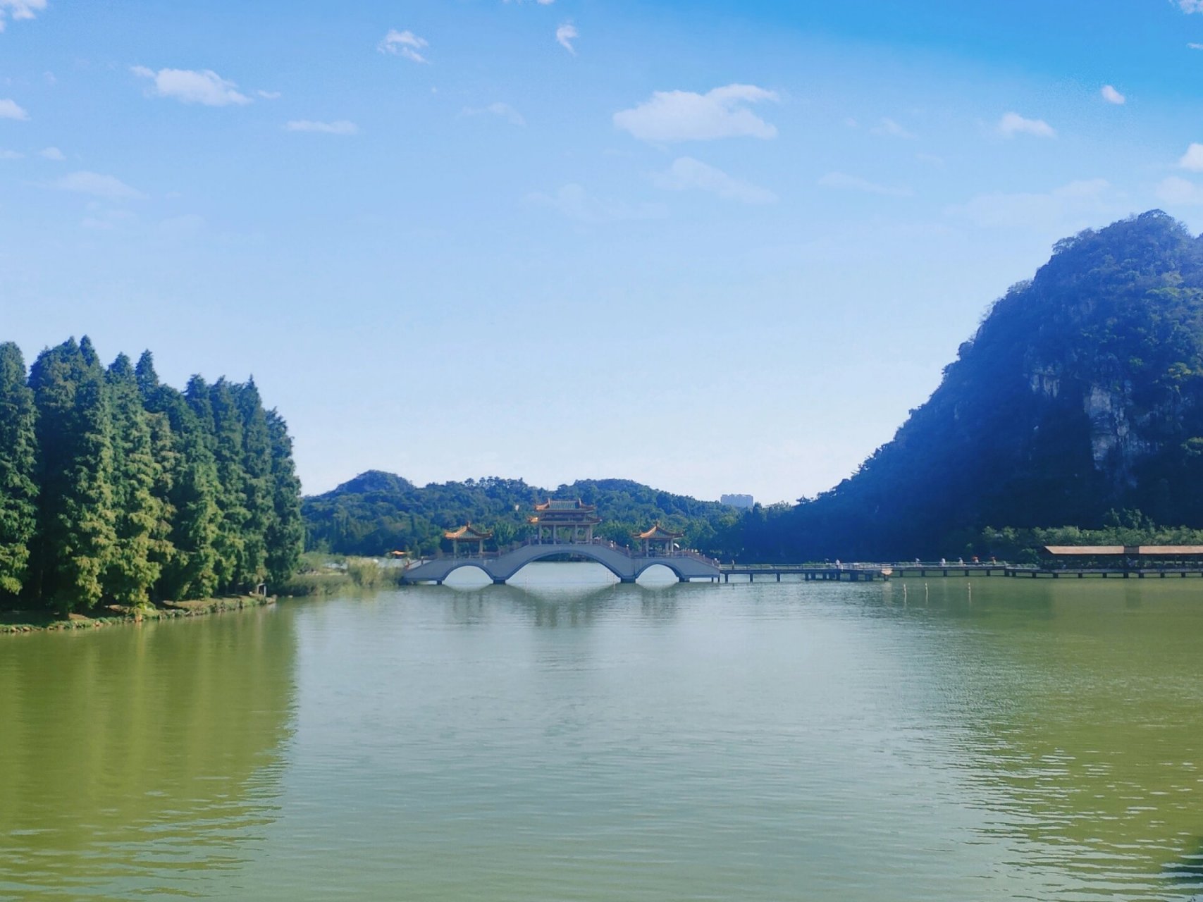 【广东肇庆旅游】七星岩 七星岩,位于肇庆市端州区,是国家5a级景区,因