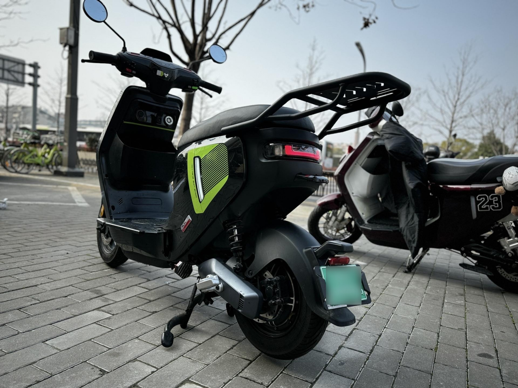 小牛mqil顶配准新车 续航:130公里 极速:60码 上牌时间:23年 仪表公里