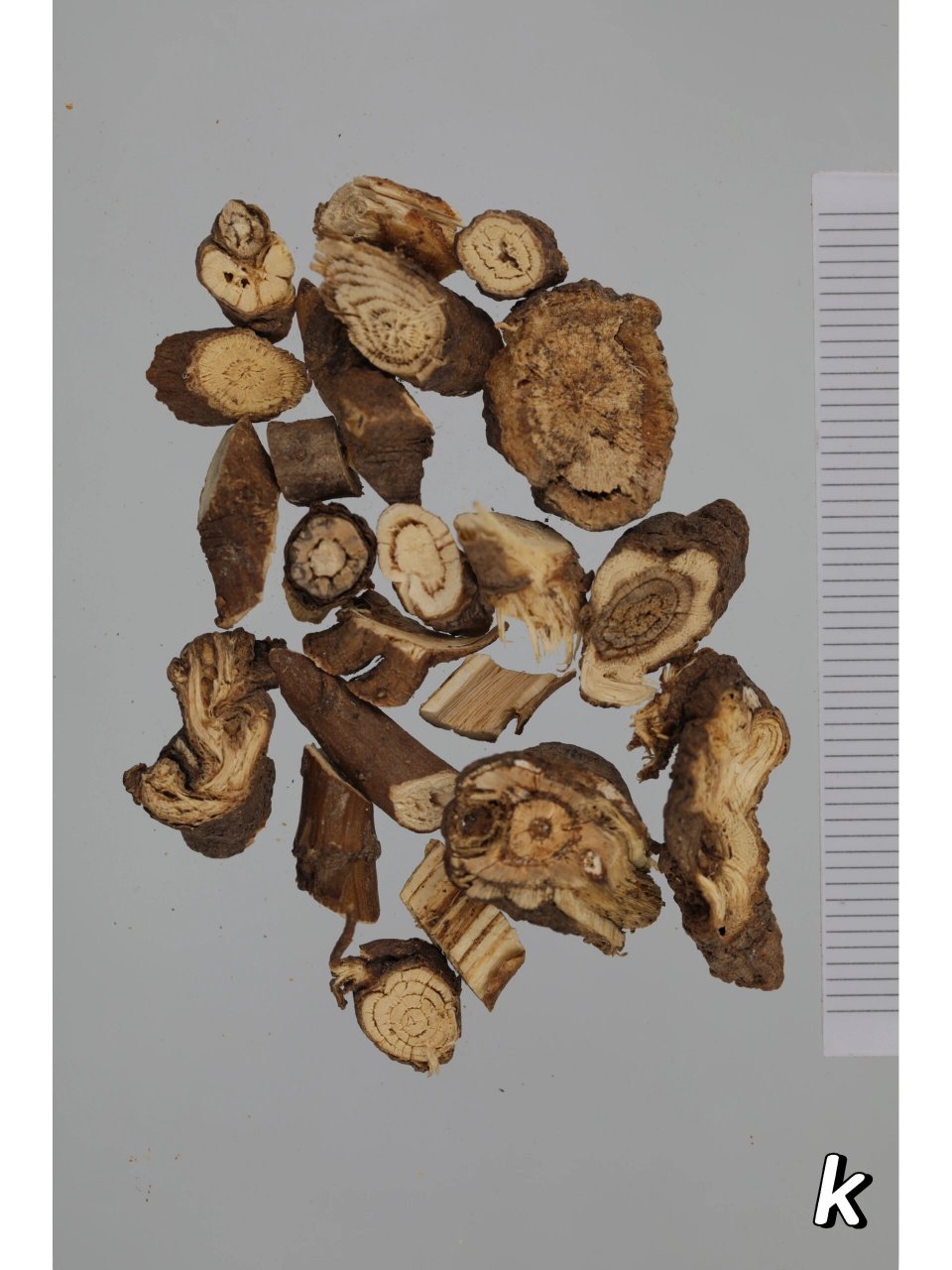 柴胡 接上一篇 柴胡来源于伞形科植物柴胡或狭叶柴胡的干燥根.