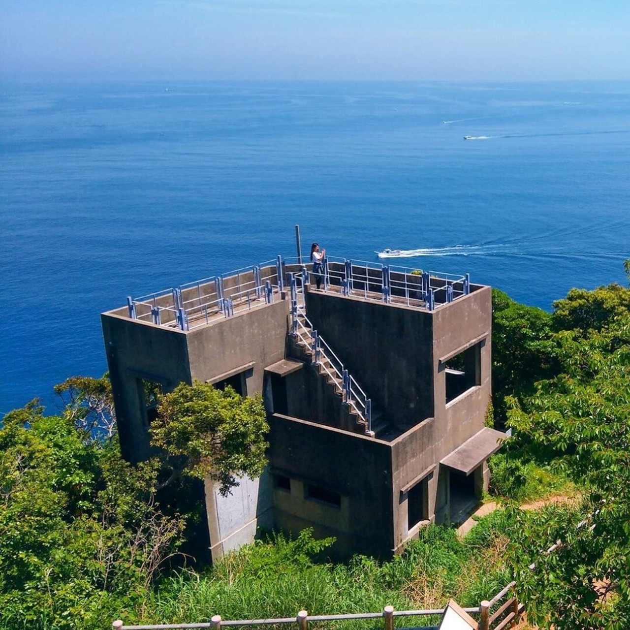 古老的岛屿,浪漫的爱情故事◎三重县神岛 神岛属于三重县鸟羽市的一个