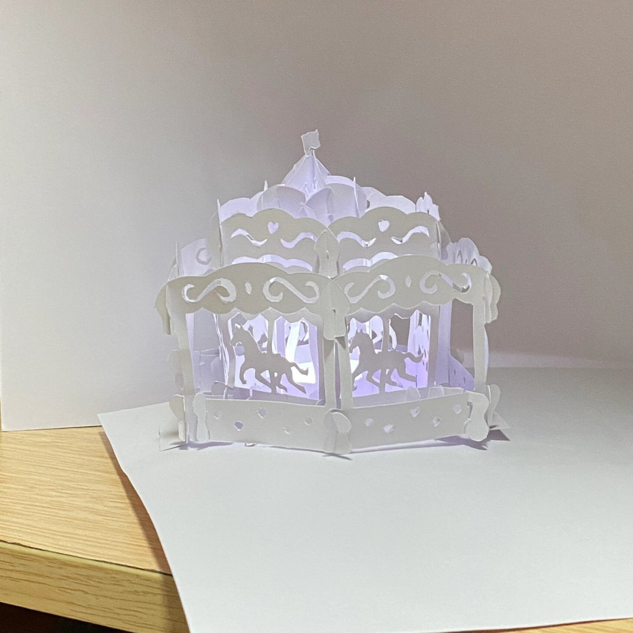 《旋转木马》 抄作业成功～ 98难刻难组装 呼呼呼第一次纸雕