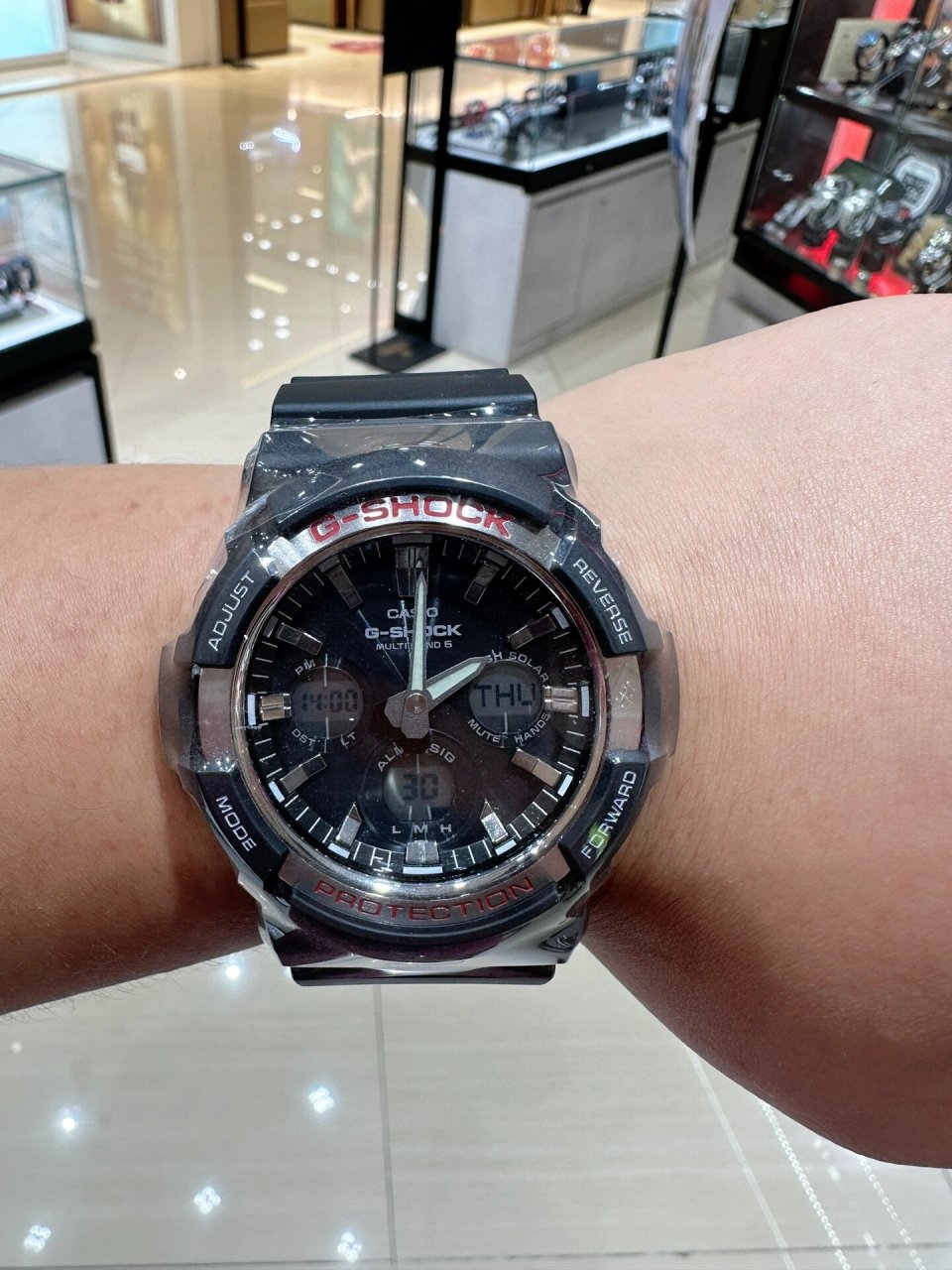 卡西欧经典太阳能表款 gaw-100具有太阳能动力和六局电波.