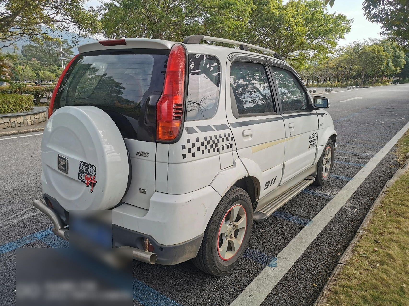 11年,众泰5008小越野,三菱发动机,这个时期的众泰质量好,丰田特瑞同款
