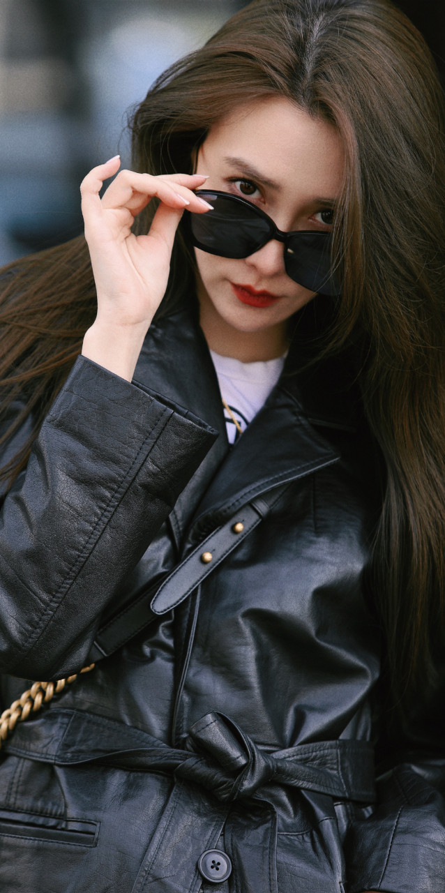 马秋子,皮衣酷感女生