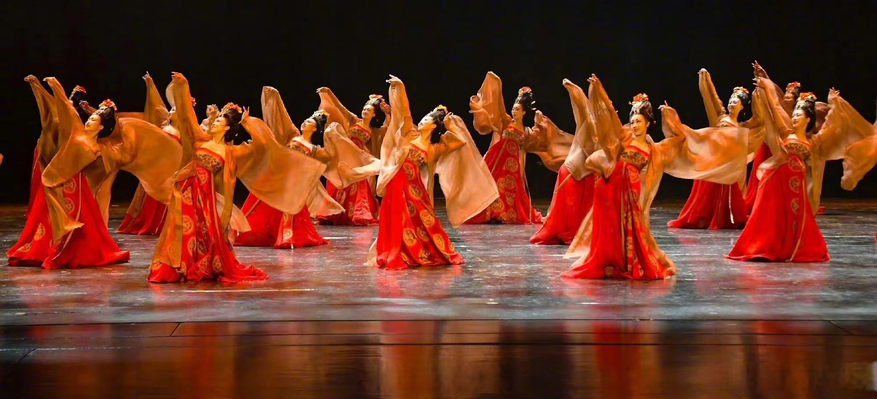 唐代簪花仕女走出了画卷# 【沈阳出品古典舞《簪花