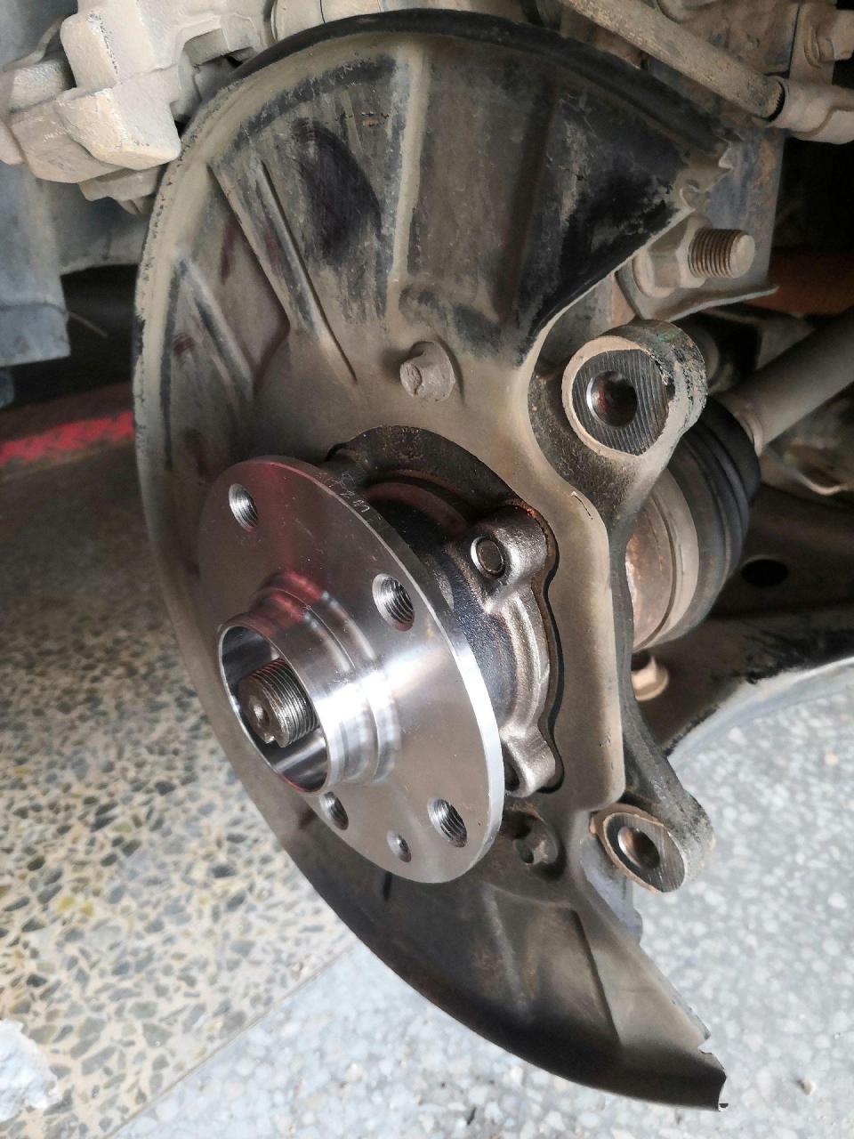 荣威rx5更换前轮轴头一对,自动变速箱油