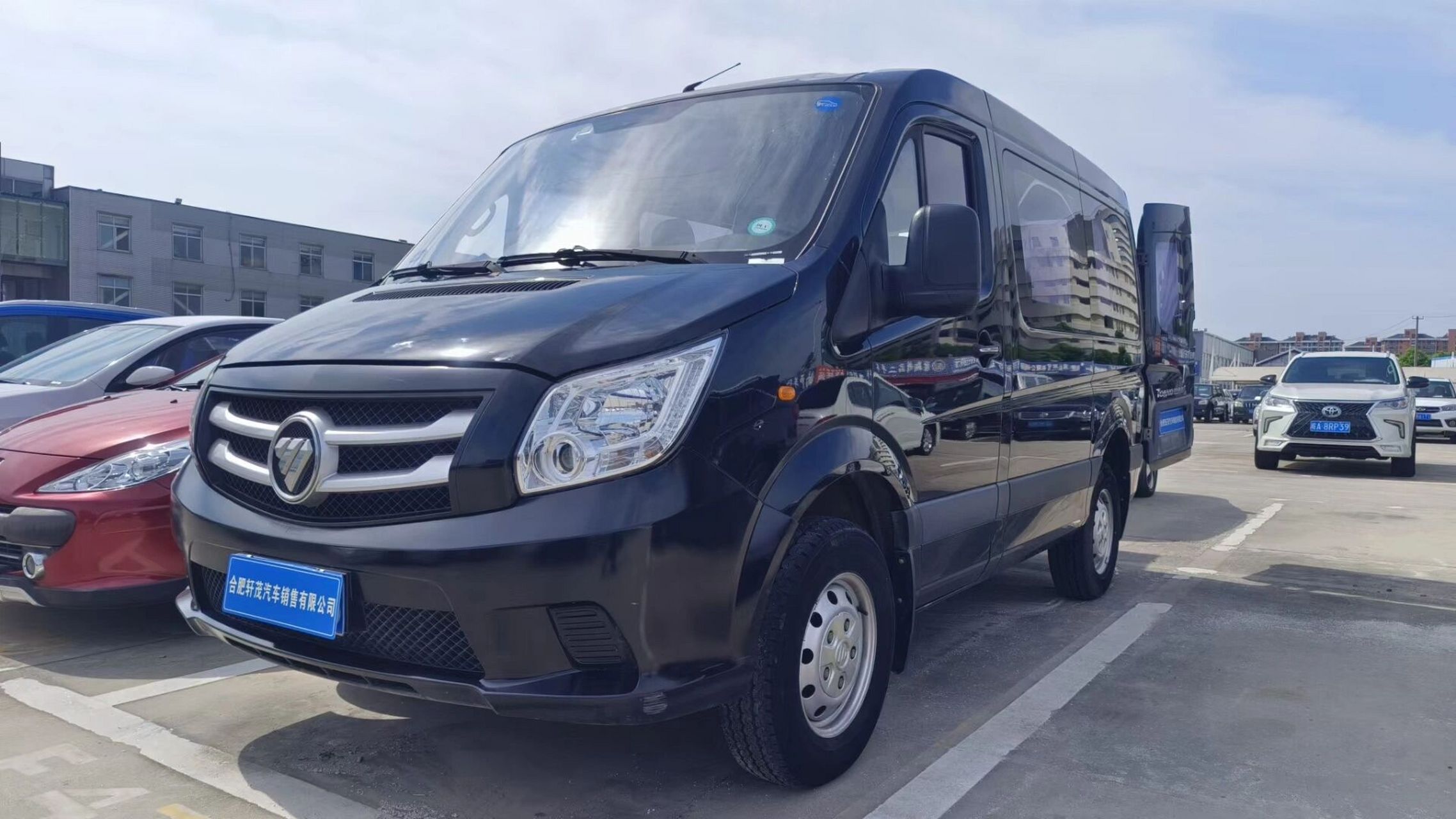 5t五座短轴平顶,实表4万公里,没拉过重活,私家车用,加装导航倒车影像