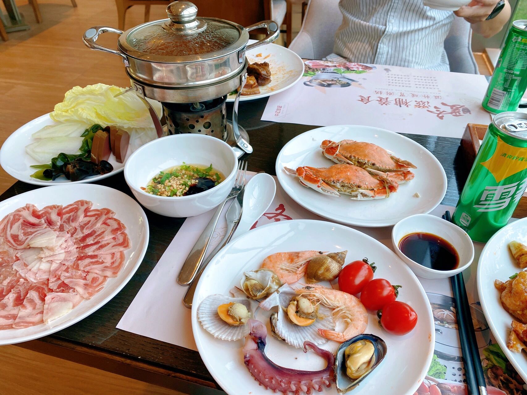 姐妹给我冲～河北宾馆68元自助餐能吃回本90 服务82158215