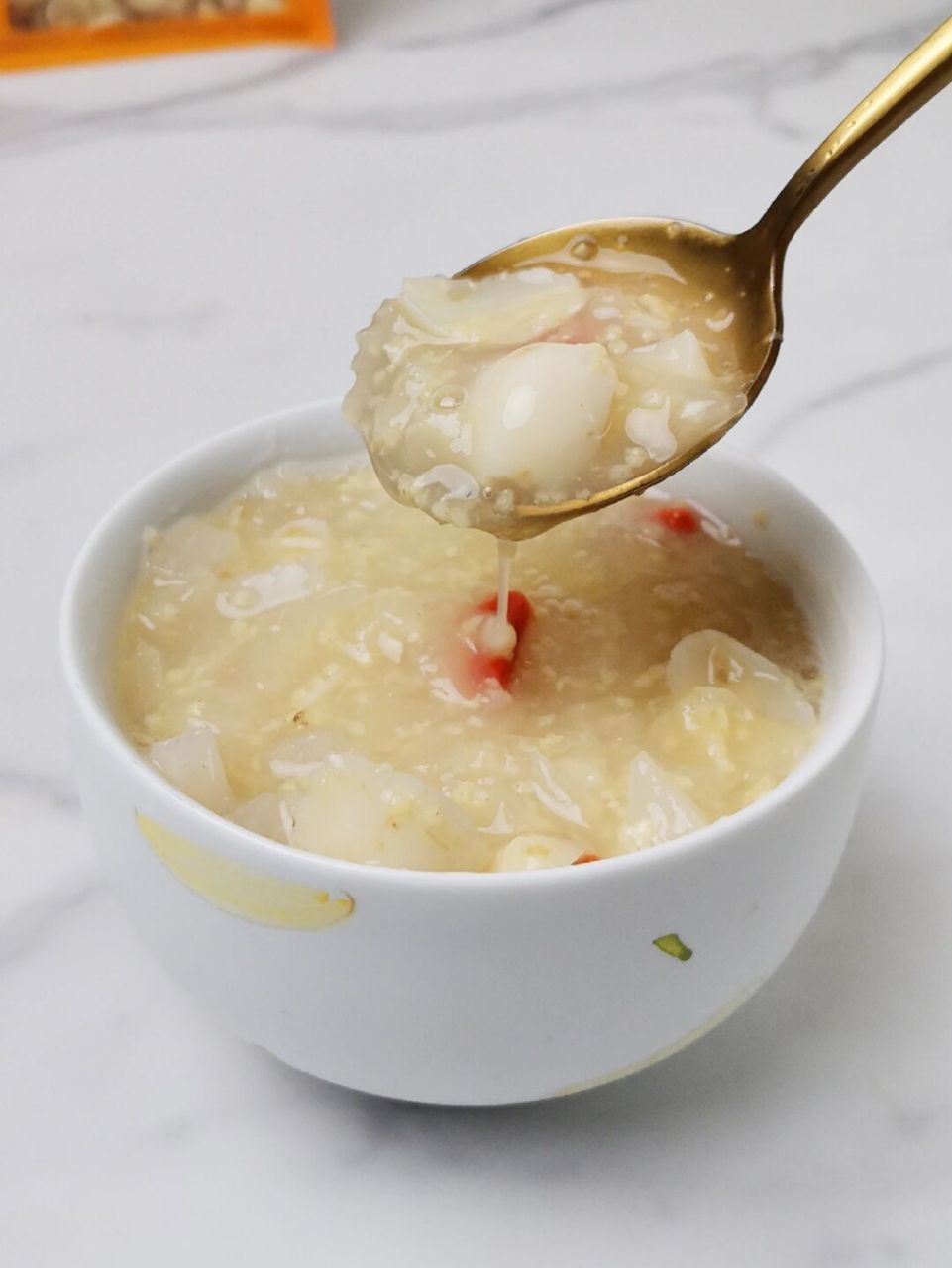 润喉清肺止咳健脾97百合银耳小米粥 9215五行五色食补中,黄色主