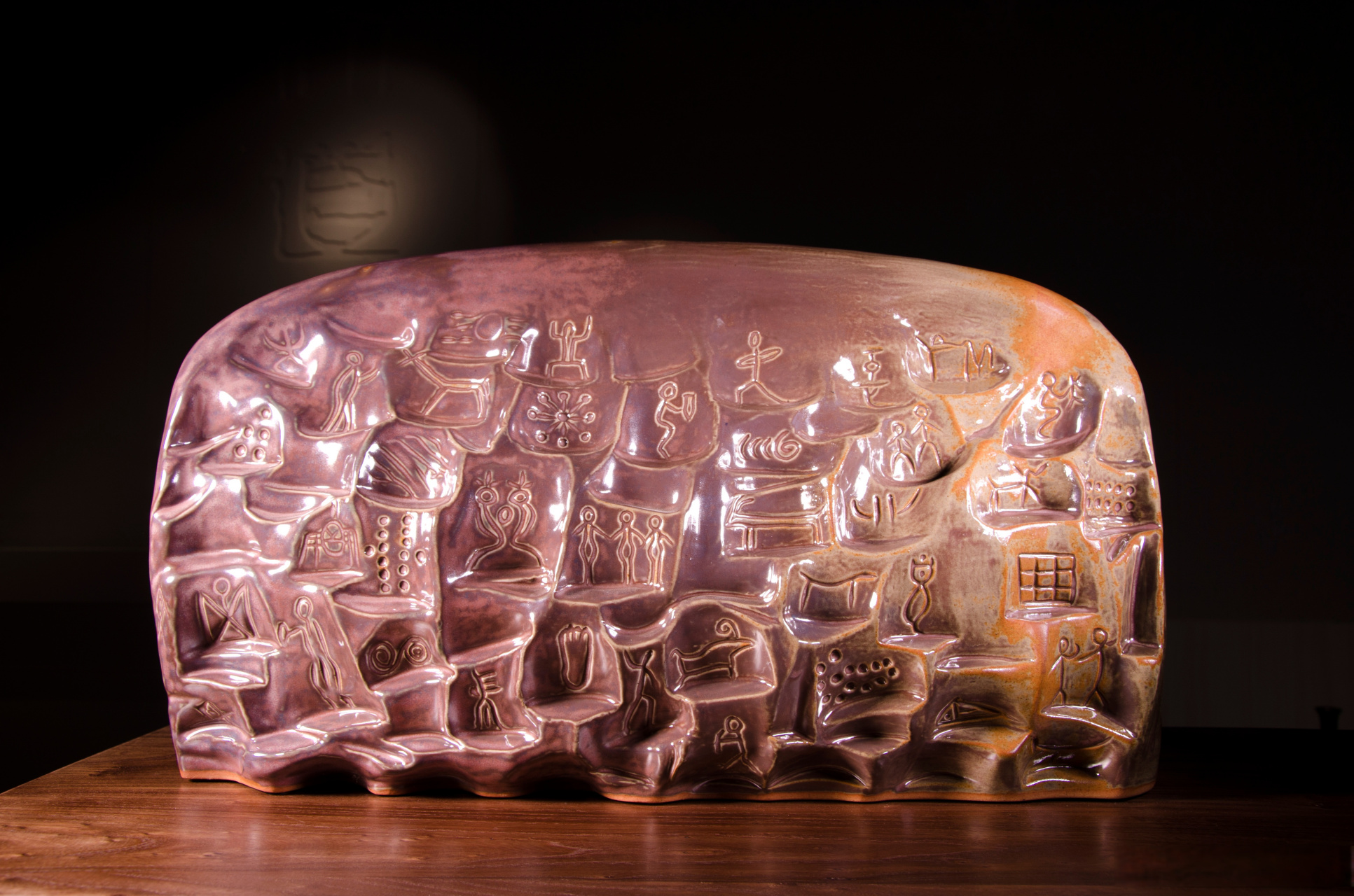 走近《岩语》没有人能够不被上面古老且神秘的符号