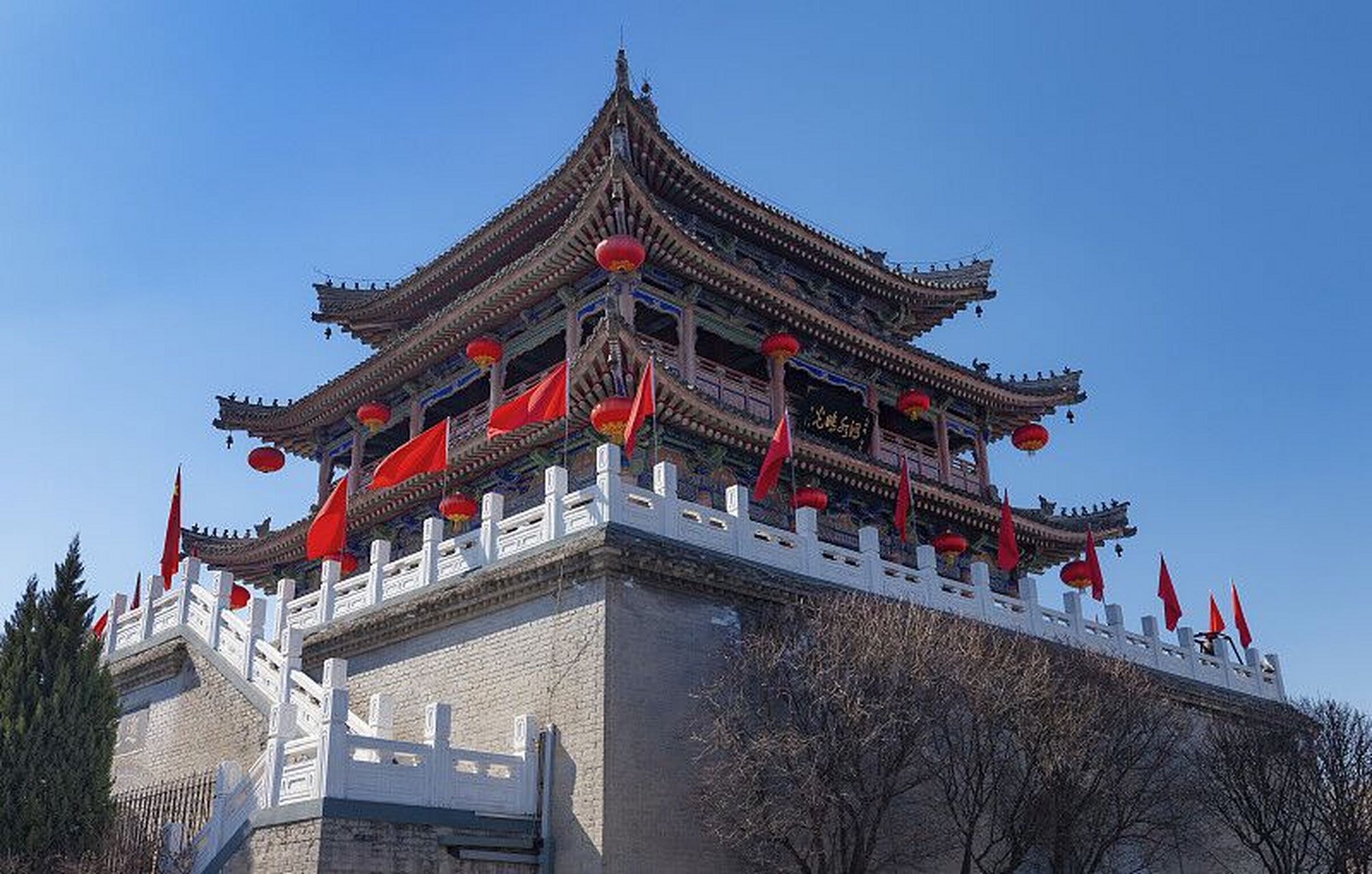 户县钟楼78:不仅是建筑,更是历史的见证 户县中楼无疑是戸县人民