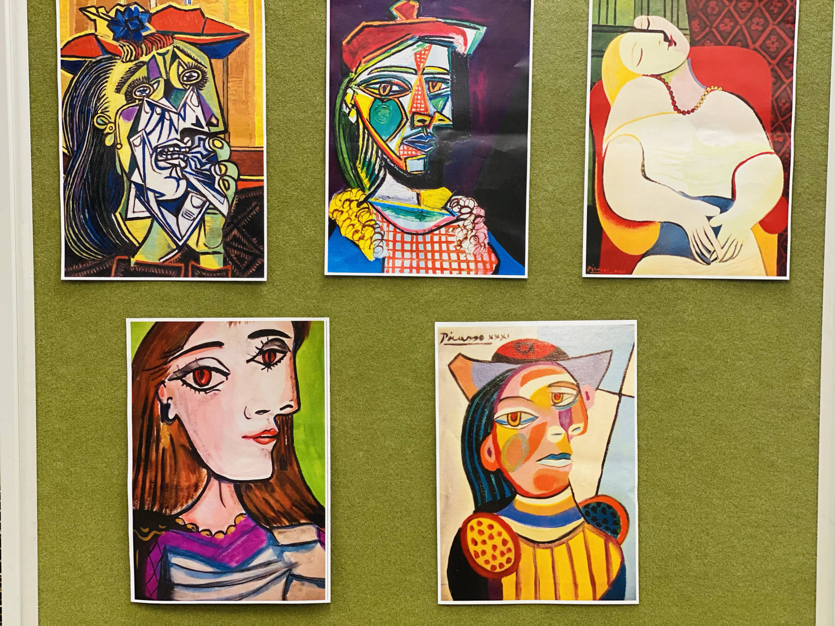 抽象自画像 放学后跟同事们一起来喝酒画画 儿子一眼就看出哪张是我了