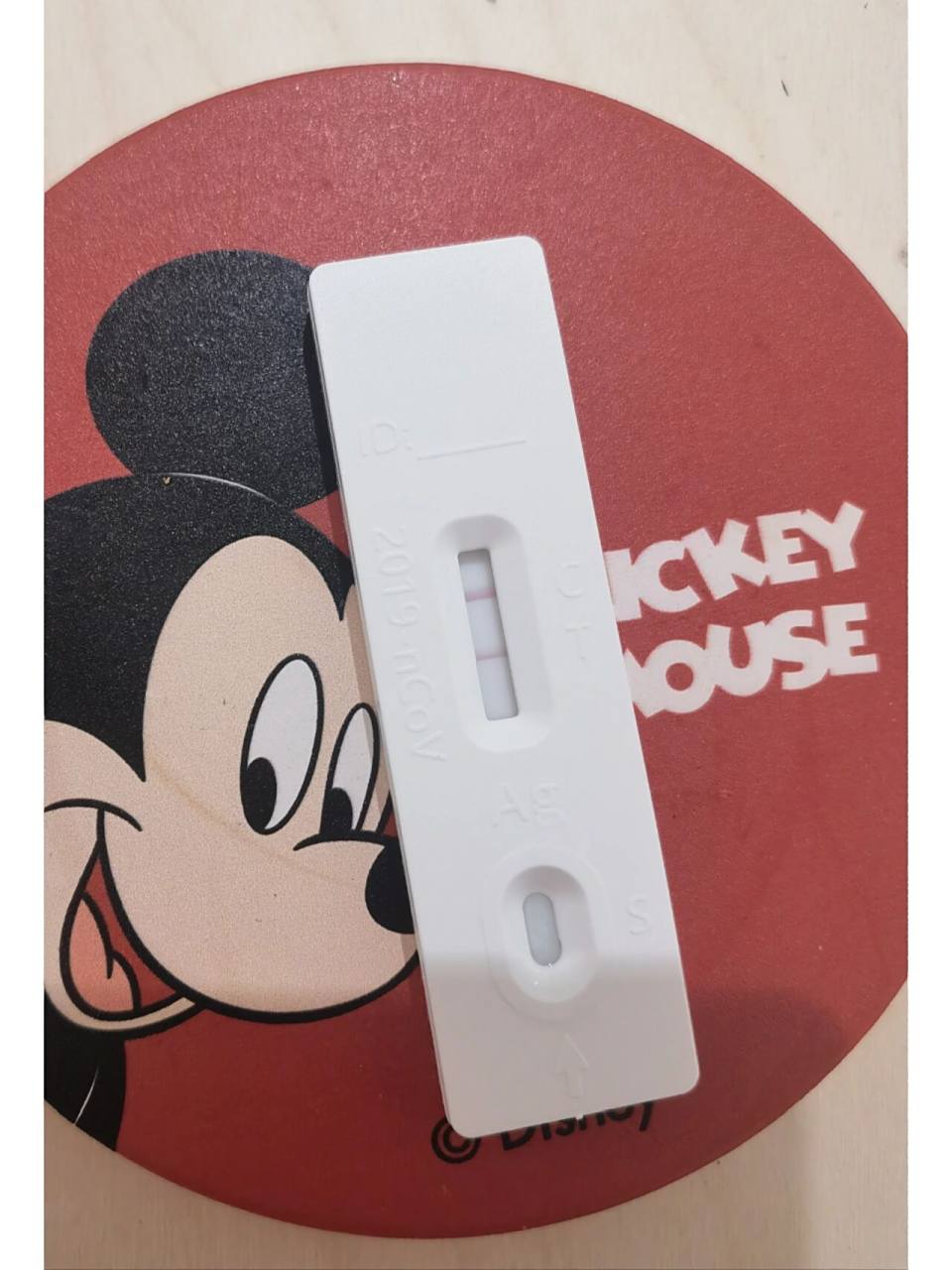 1-38.3度,身体乏力.晚上38.5度,喉咙痛到不能讲话.