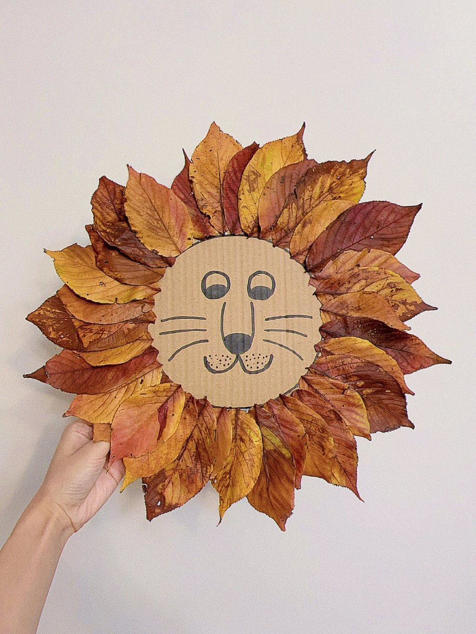 树叶贴画 | diy一个可可爱爱的小狮子03 抓住秋天的小尾巴～ 和宝宝