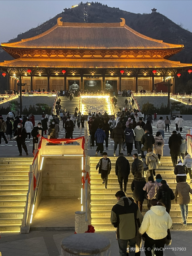 庆都山唐尧古镇夜景图片