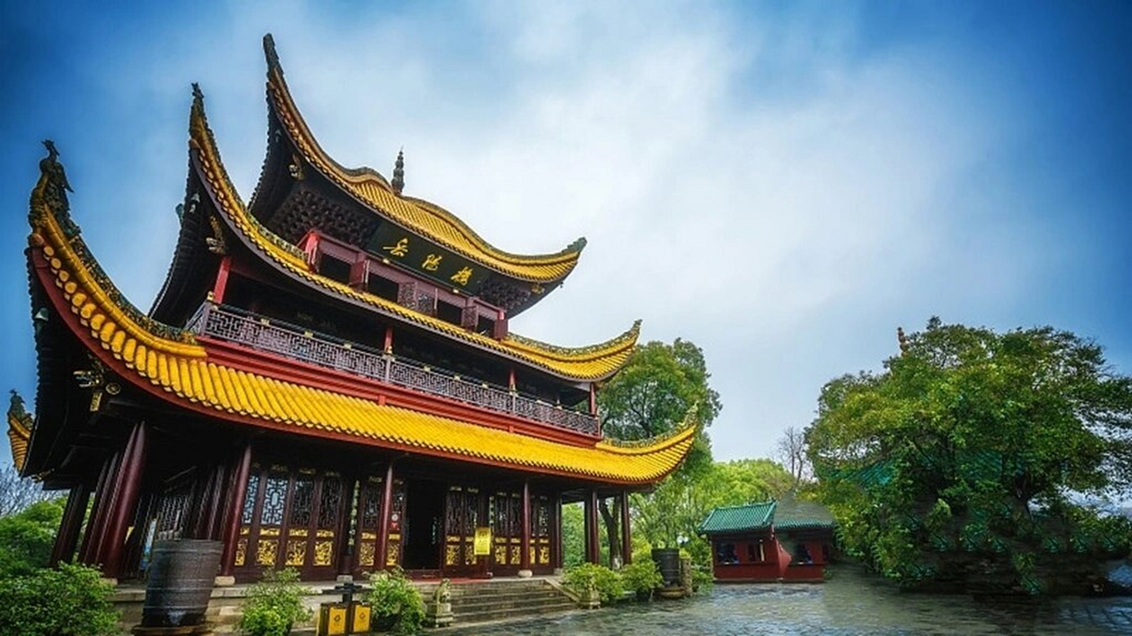 古建筑文化:中国四大名楼之岳阳楼 岳阳楼,位于湖南省岳阳市岳阳楼区