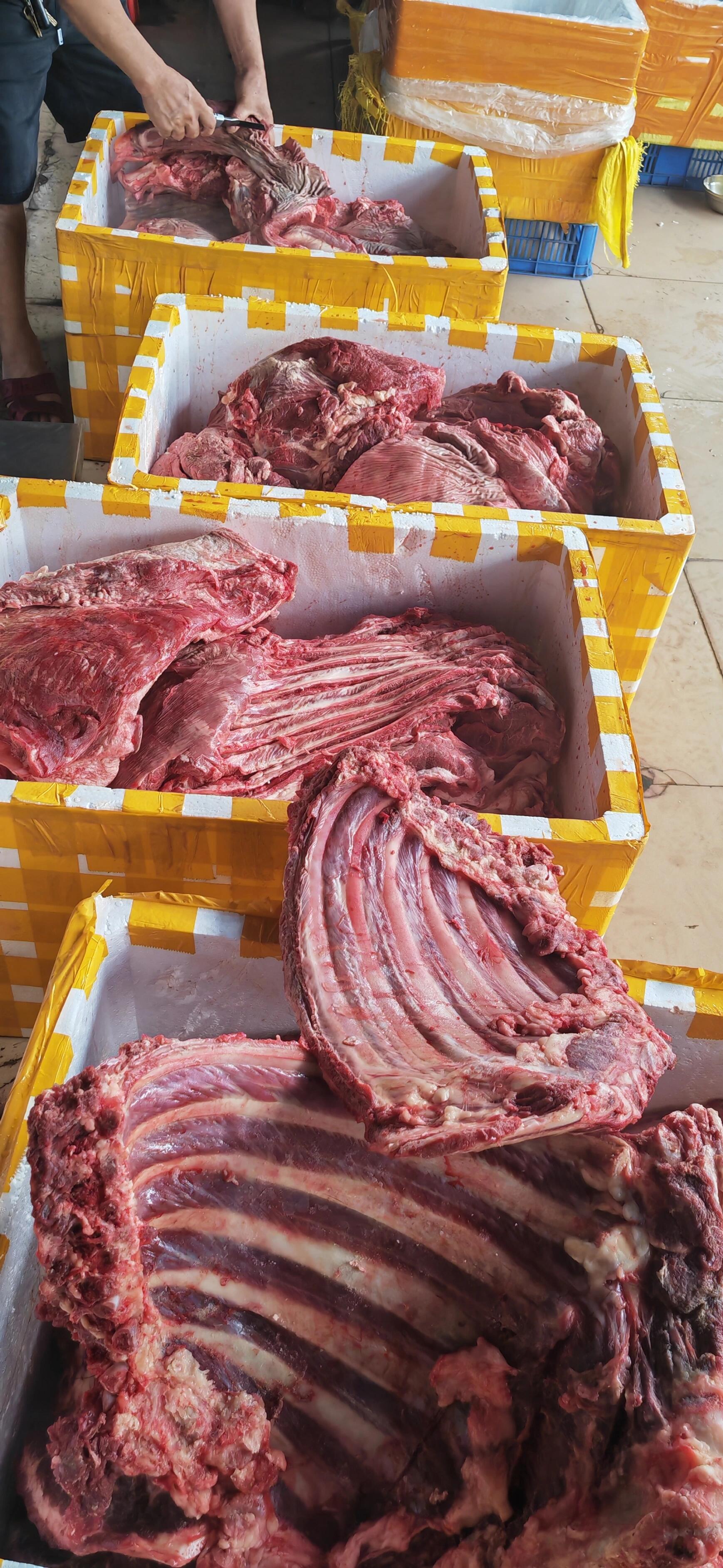 驴肉具有"两高两低"的特点:高蛋白,低脂肪;高氨基酸,低胆固醇.