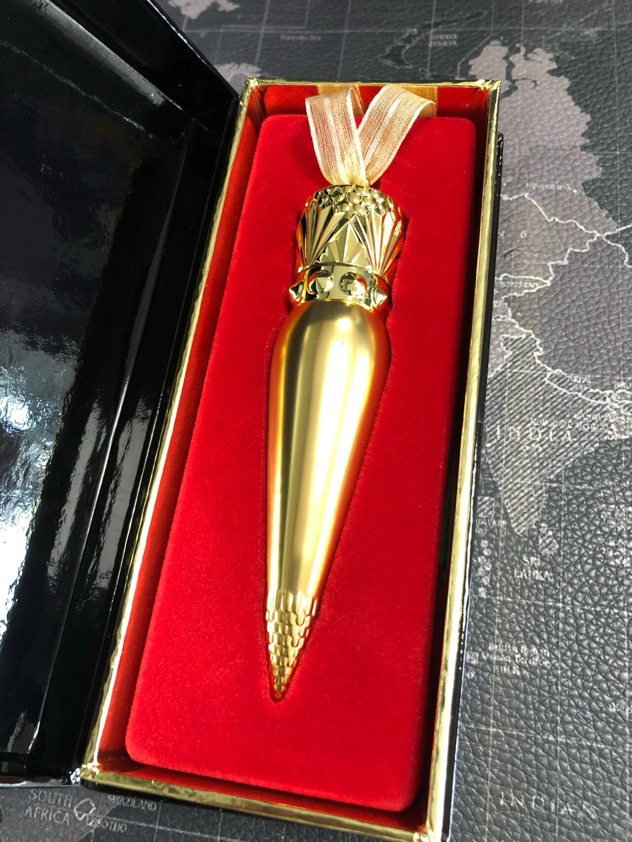 christain louboutin萝卜丁口红cl 015m