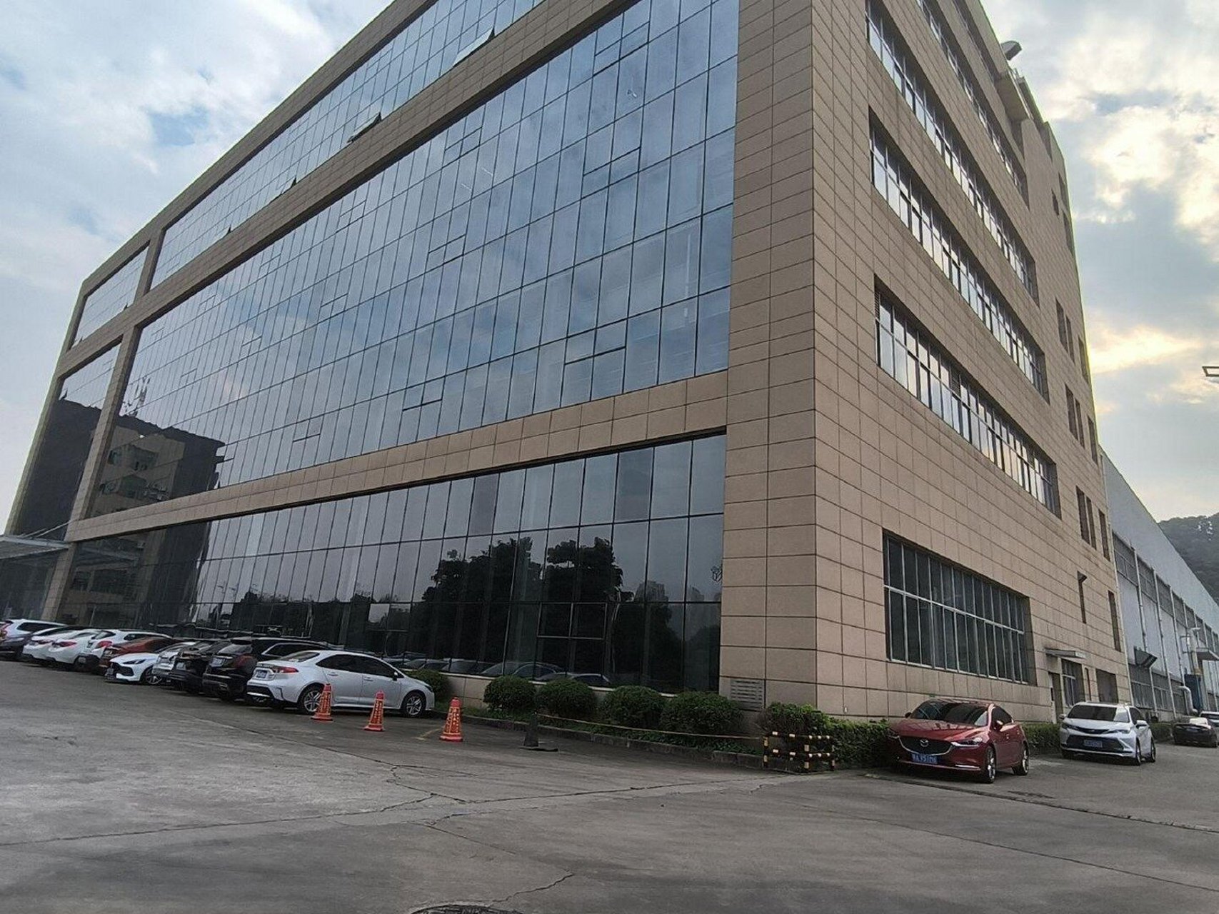 91【工业厂房出租】黄埔区-萝岗 锐丰中心(附近) 781900m05标准