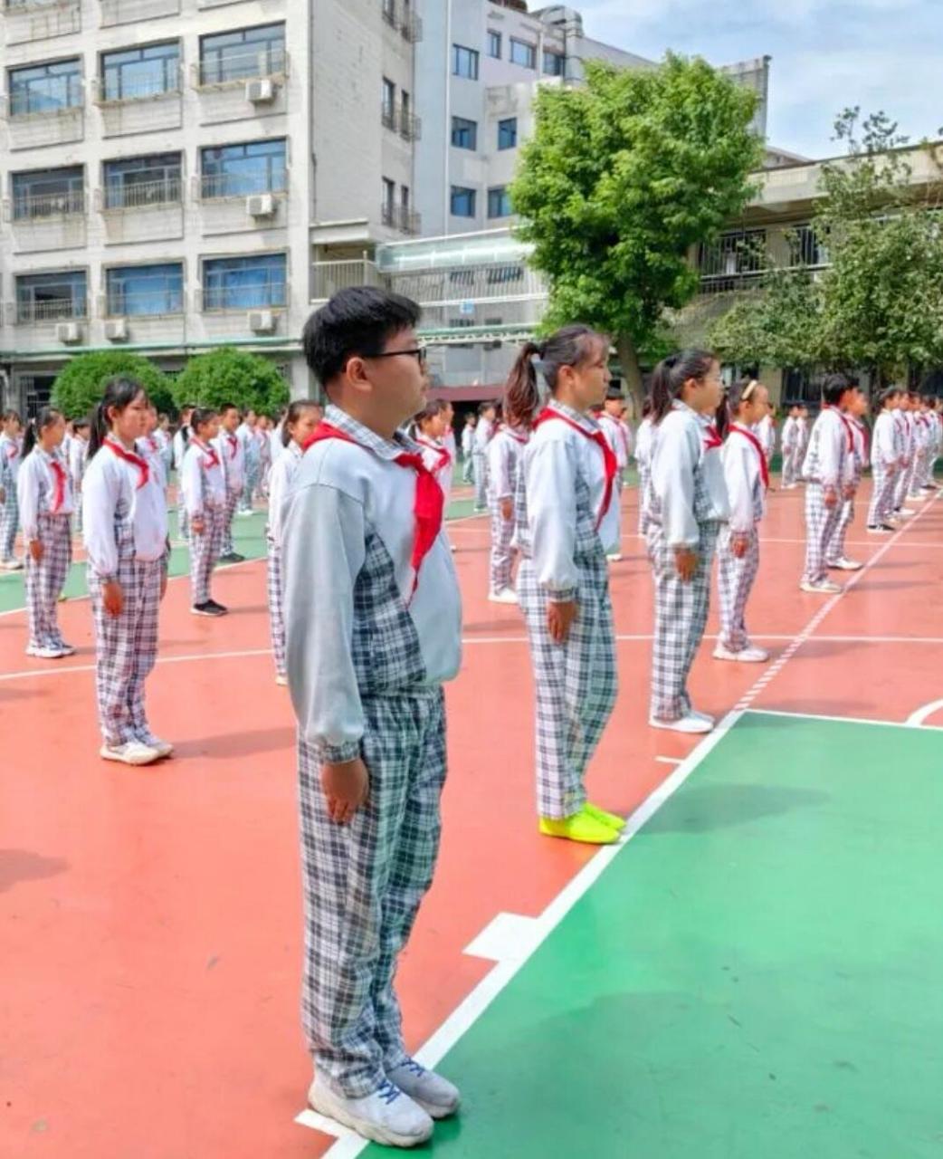 同望小学是河西区的一所私立小学,是由原公办佟楼小学改制的一所民办