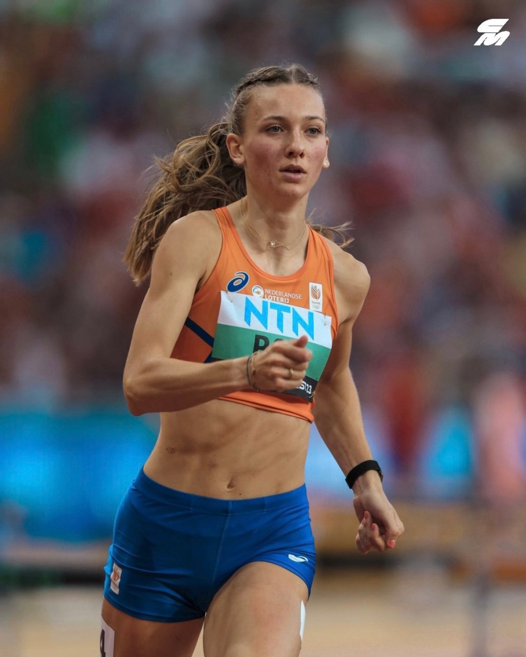 荷兰名将波尔(femke bol)在女子400米栏的半决赛中,以53.