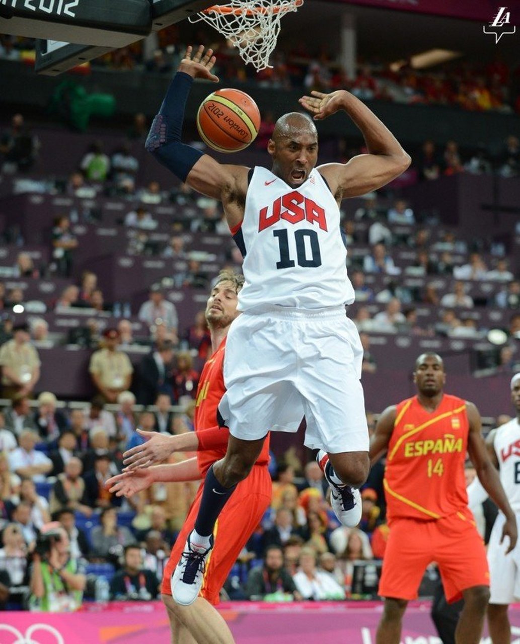 看nba上咪咕#   2012年的今天,美国"梦十队"在伦敦奥运会男篮决赛中