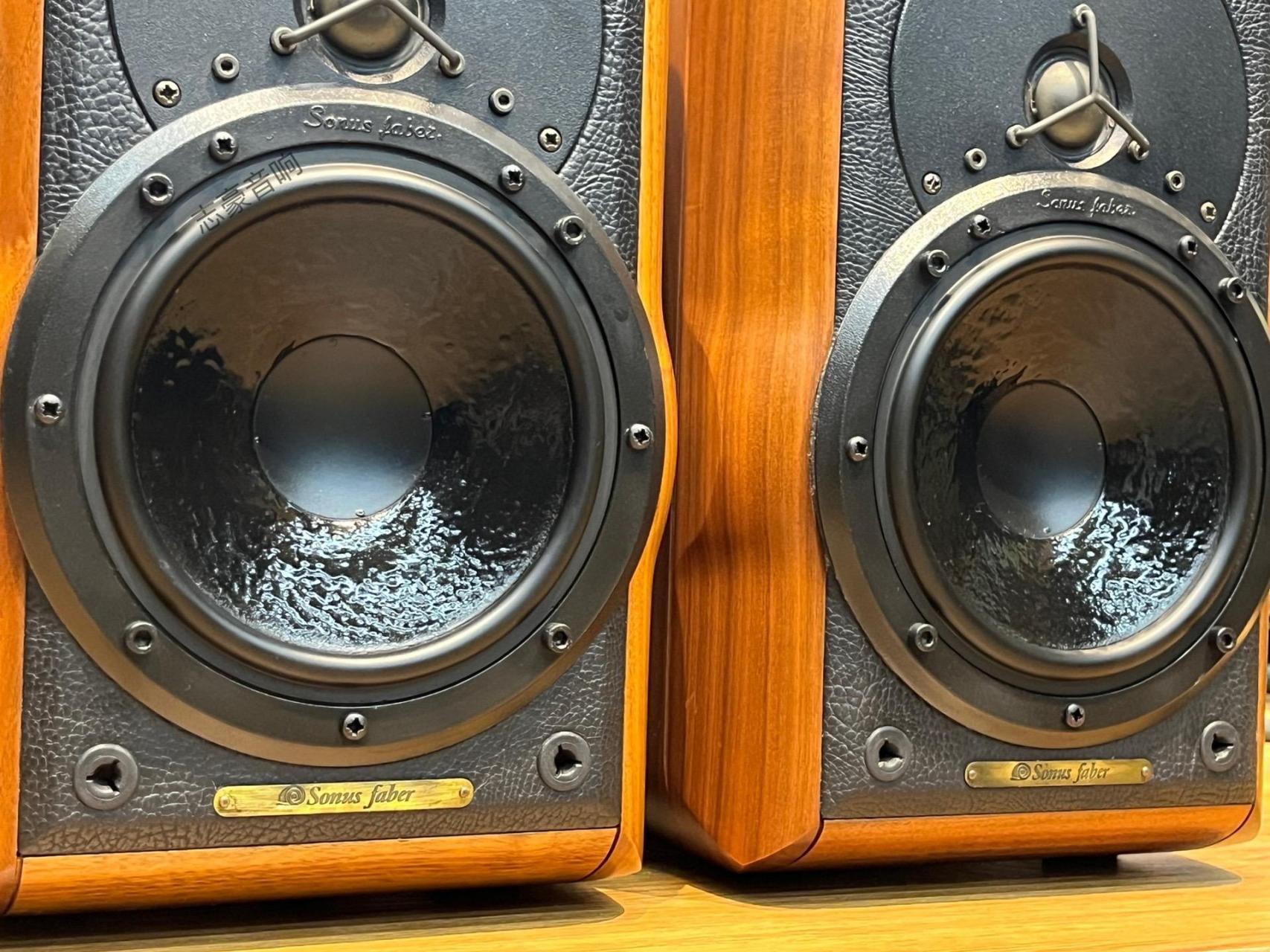 世霸大情人一代榫卯书架音箱 大情人第一代,早期榫卯工艺版本, 黑标