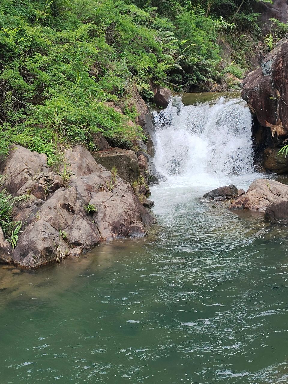 99地址:广州市增城区白水寨风景名胜区 74时间:08:30-17:30(16:30