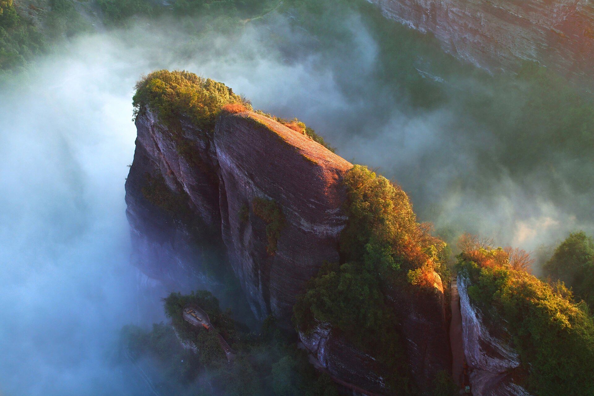 桂林丹霞景区 桂林的云中仙境|体验 丹霞地貌特色 广西桂林的丹霞景区