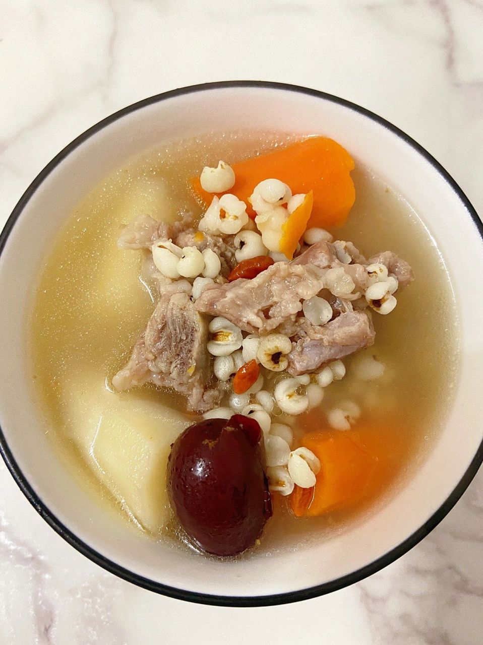 煲汤丨胡萝卜薏米山药排骨汤 滋补健脾除湿 【胡萝卜薏米山药排骨汤】